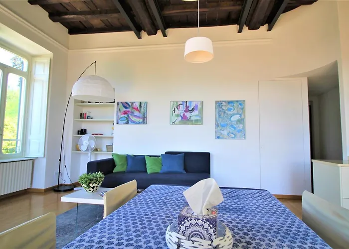 Bellavista In Palazzo Storico E Deliziosa Vista Lago! アパート