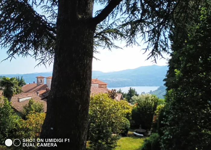 Bellavista In Palazzo Storico E Deliziosa Vista Lago! アパート