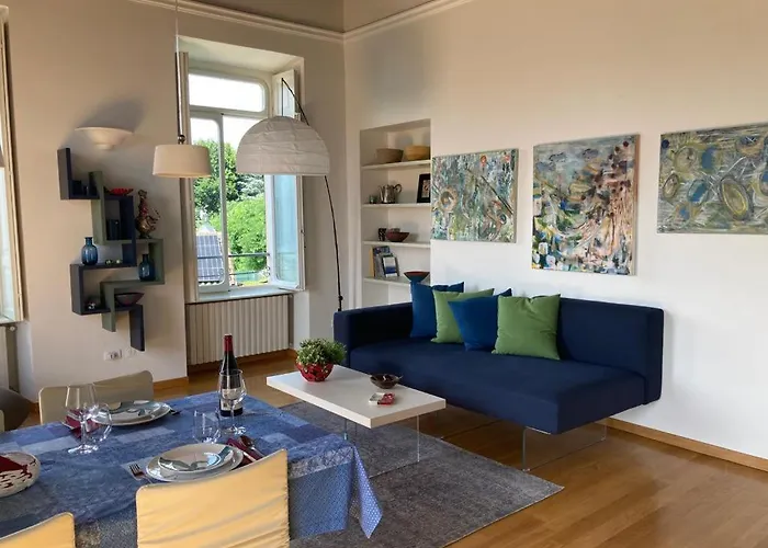 Bellavista In Palazzo Storico E Deliziosa Vista Lago! アパート